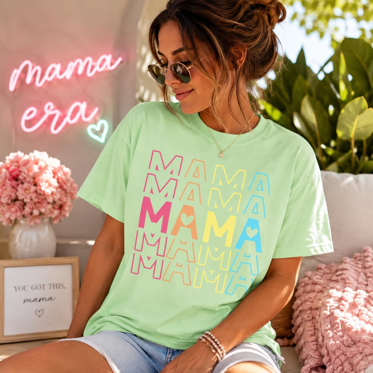 Mama Graphic T-Shirt with Pastel Heart for Women